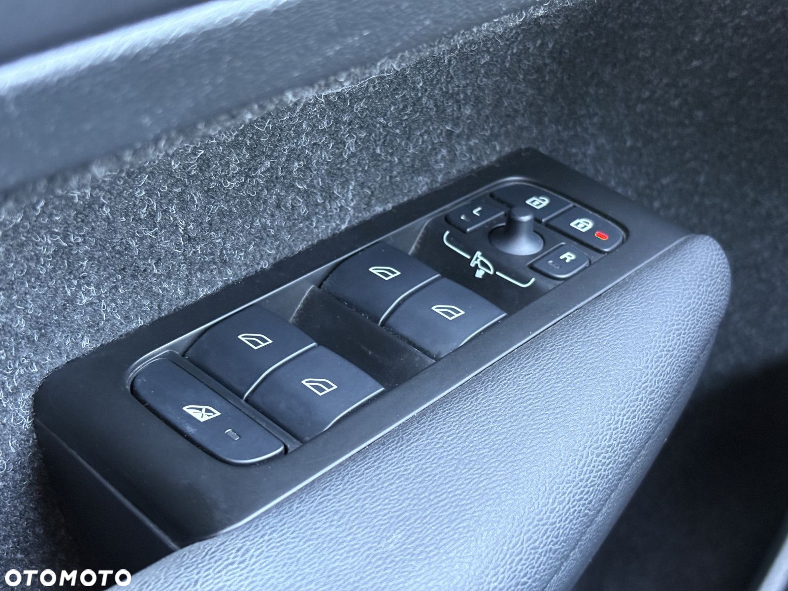 Volvo XC 40 - 24