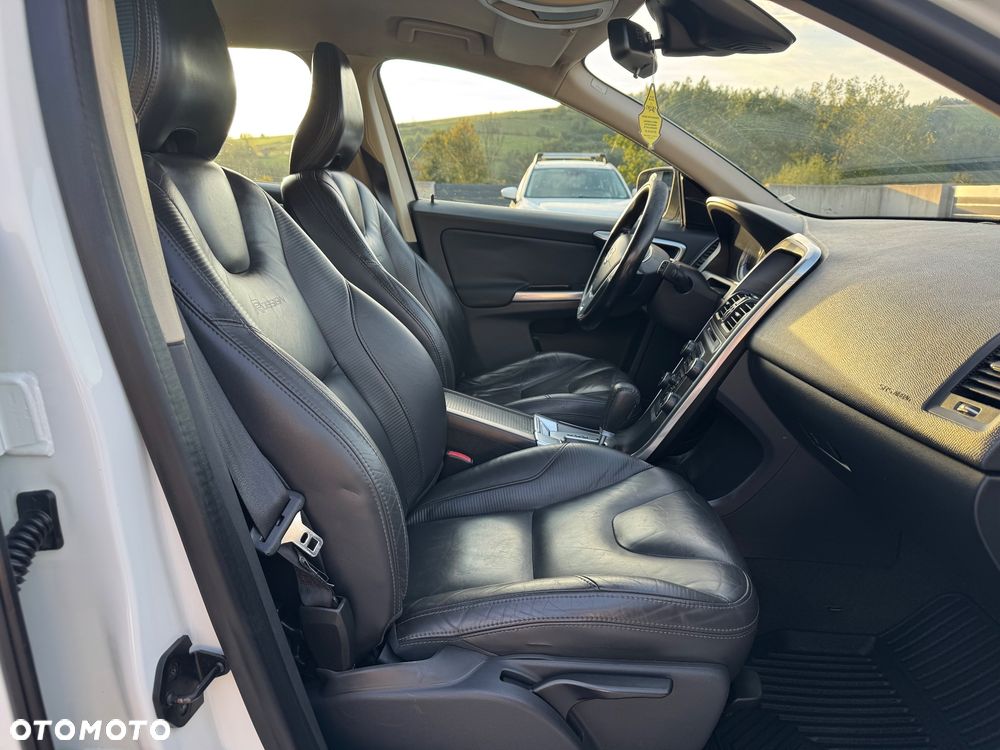 Volvo XC 60 D3 AWD R Design - 18
