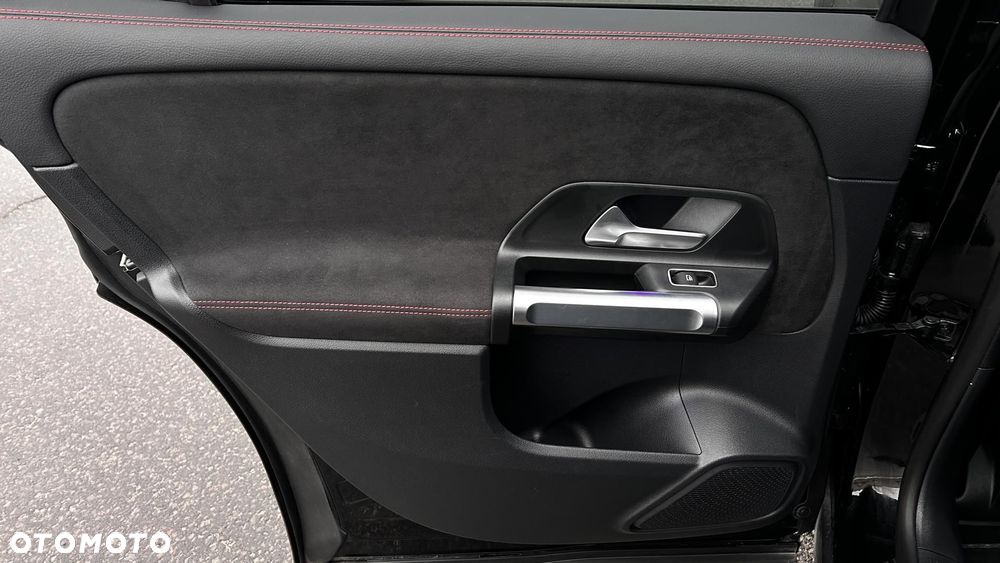 Mercedes-Benz GLB 200 AMG Line 7G-DCT - 26