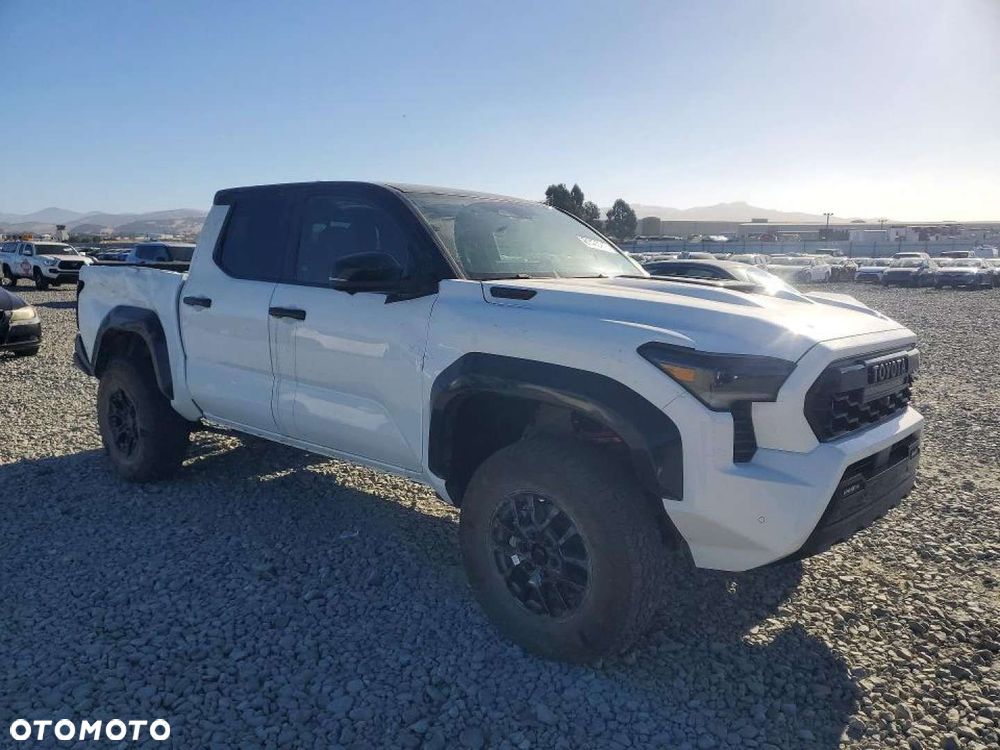 Toyota Tacoma - 6