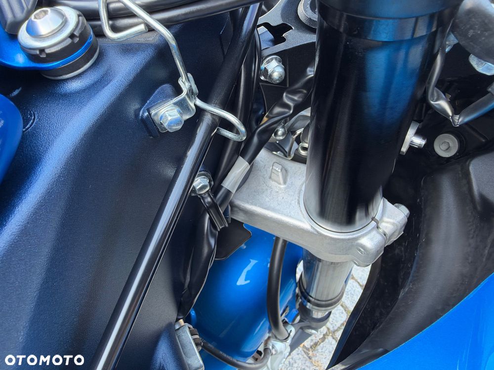 Suzuki GSX-R - 16