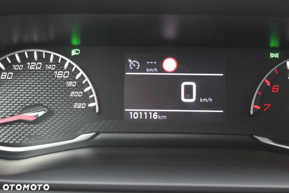 Peugeot 2008 1.2 PureTech Allure S&S - 22