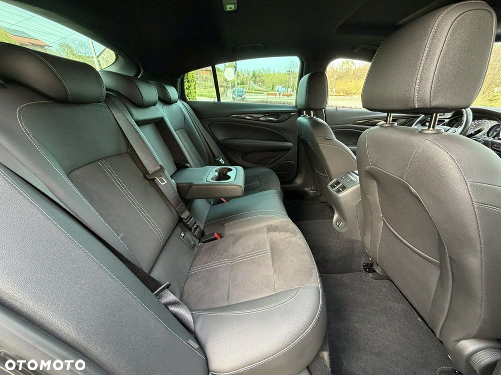 Opel Insignia - 12