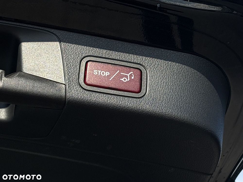 Mercedes-Benz GLB 200 7G-DCT - 35