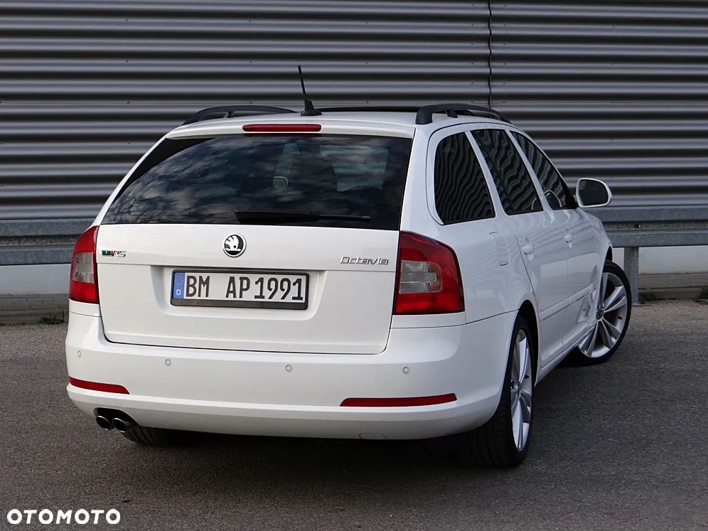 Skoda Octavia 2.0 TDI CR DPF DSG RS - 14