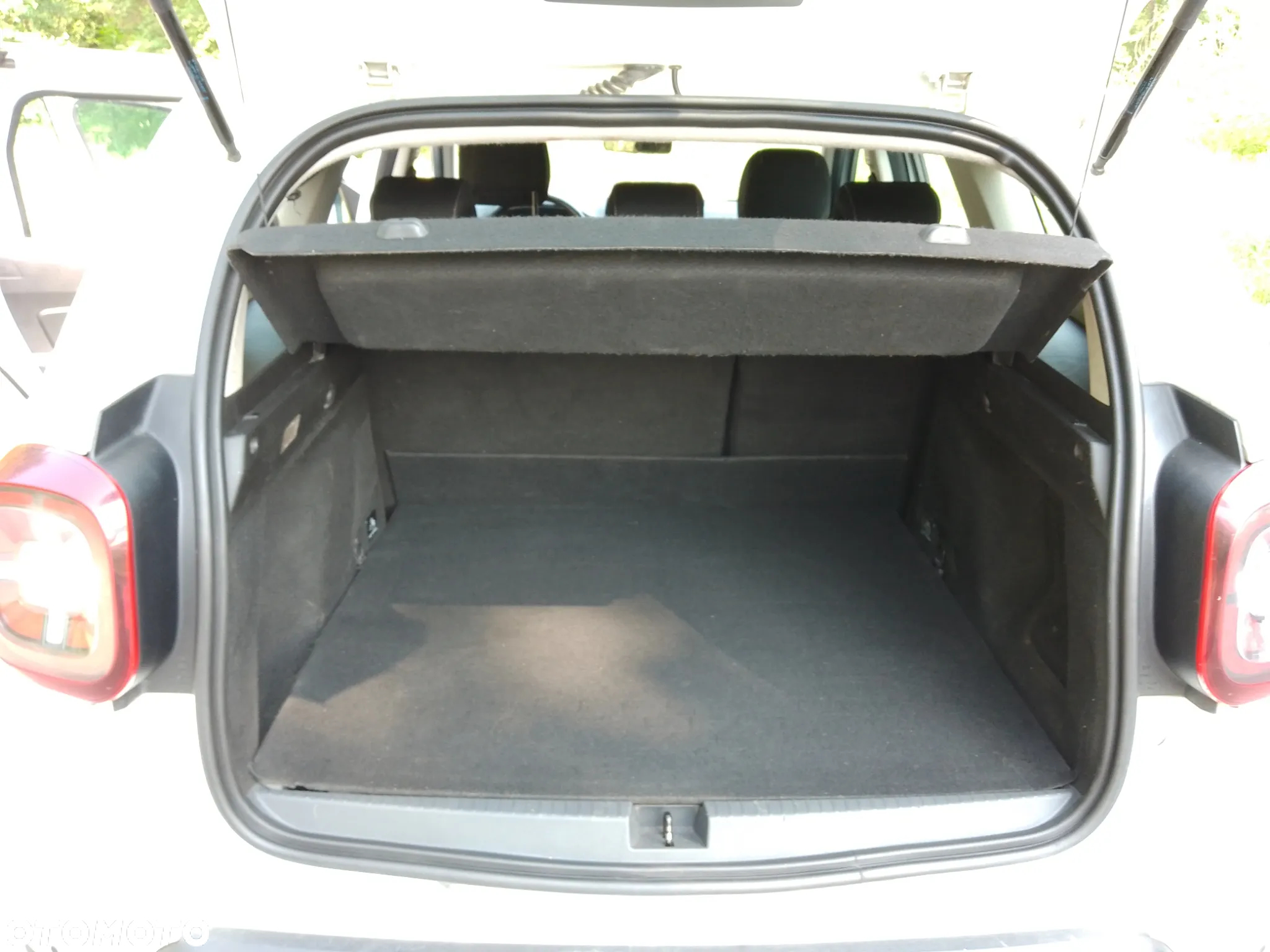Dacia Duster 1.6 SCe Ambiance 4x4 S&S - 11