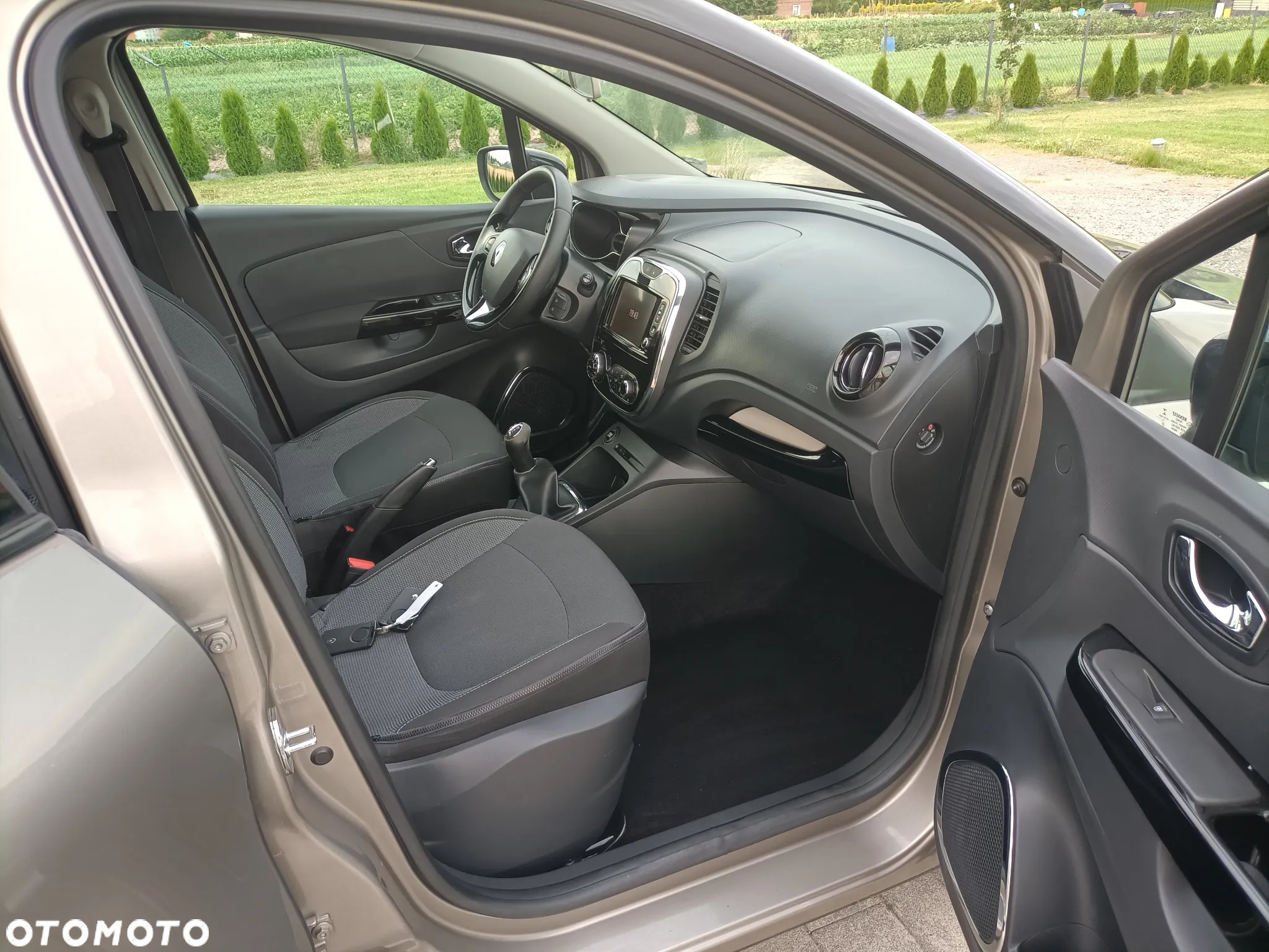 Renault Captur - 25