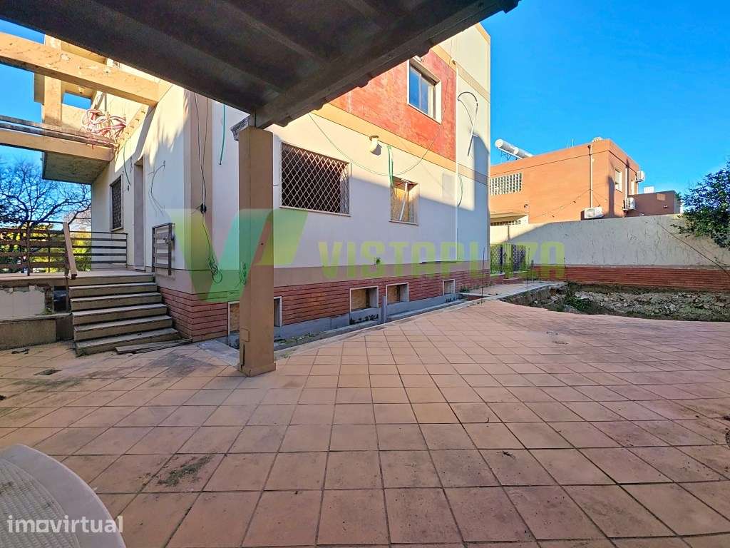 Moradia M11 para Reabilitar com Potencial para Hostel no Centro de ... - Grande imagem: 3/31