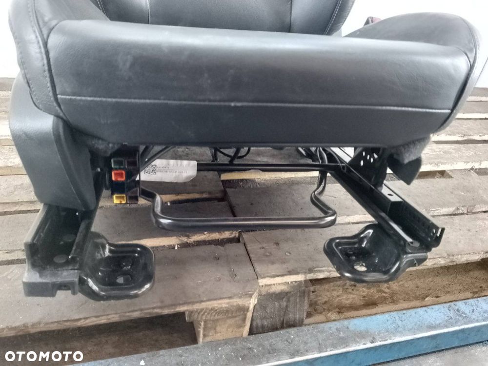 FOTEL PRAWY PASAŻERA FORD RANGER V ( 19-23 ) PICK-UP - 7