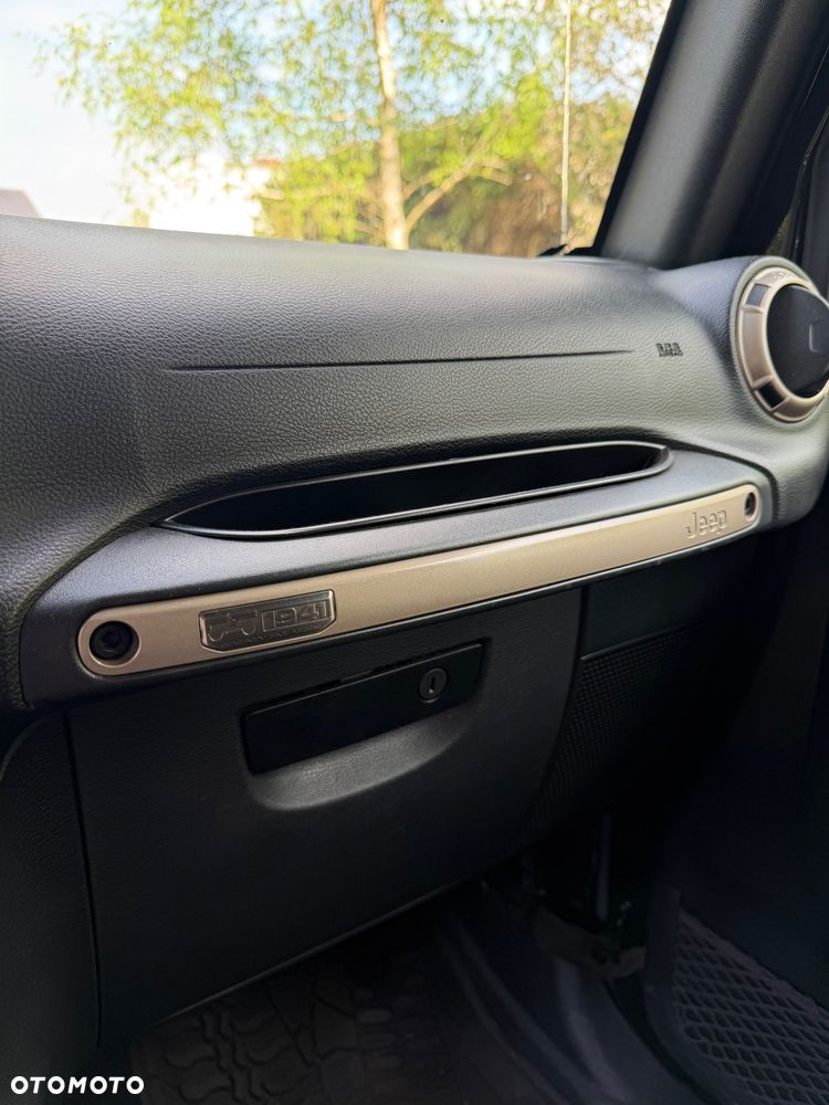 Jeep Wrangler 2.8 CRD Unlim Black Edition II - 8