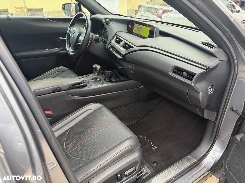 Lexus UX 250h (E-FOUR) F SPORT - 7