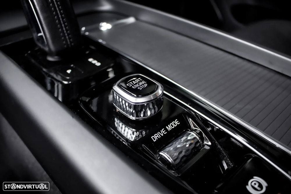 Volvo XC 60 T6 AWD Essential - 22