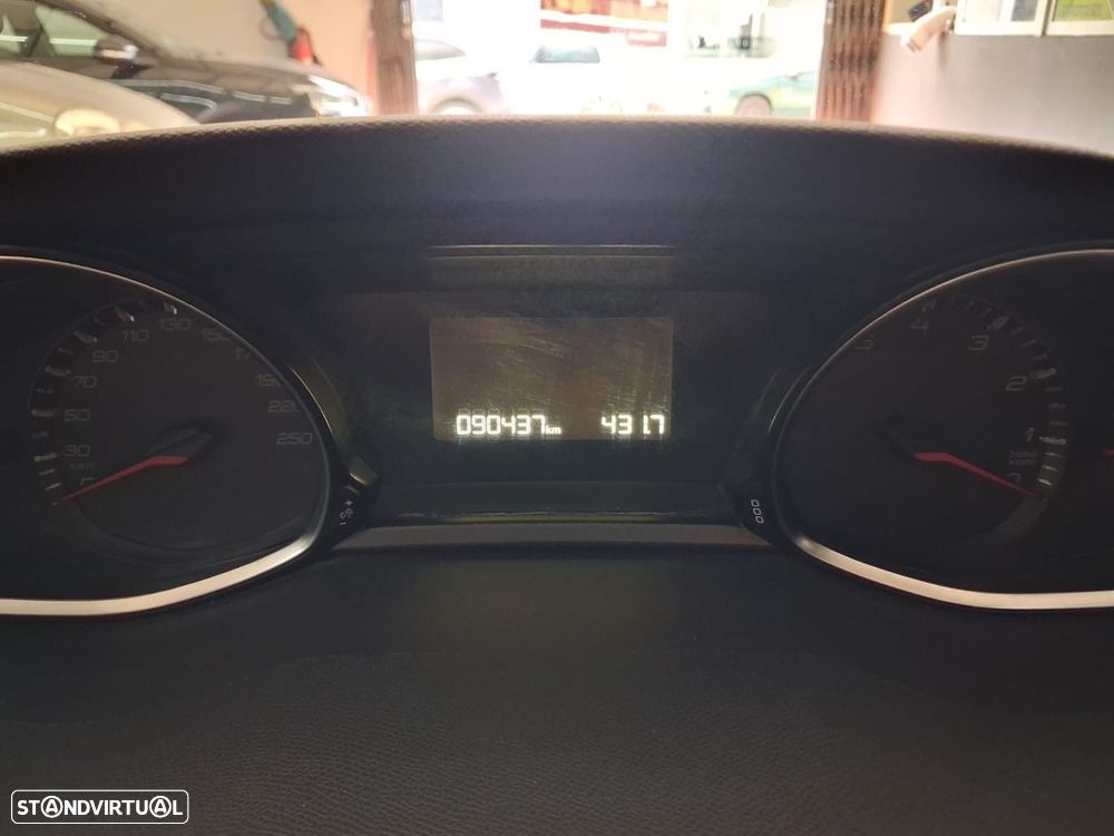 Peugeot 308 - 13