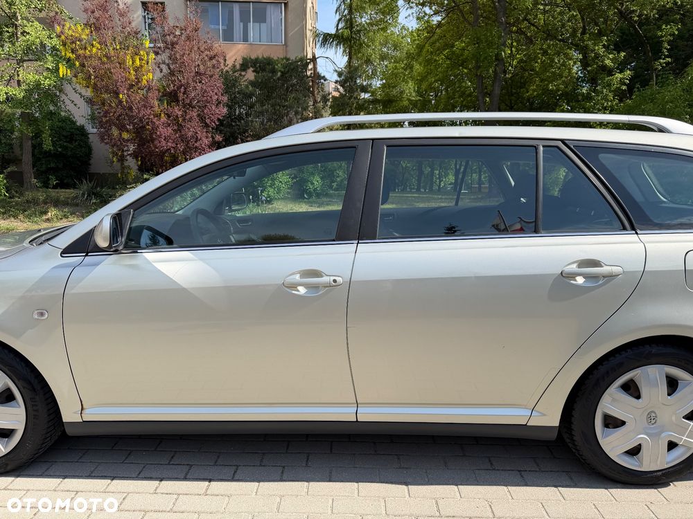Toyota Avensis - 3