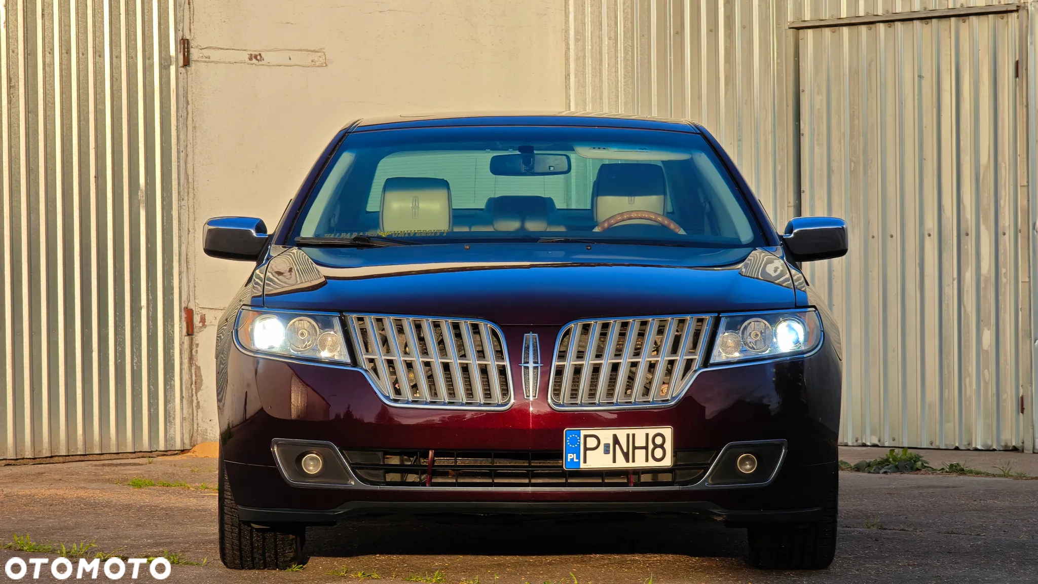 Lincoln MKZ - 30