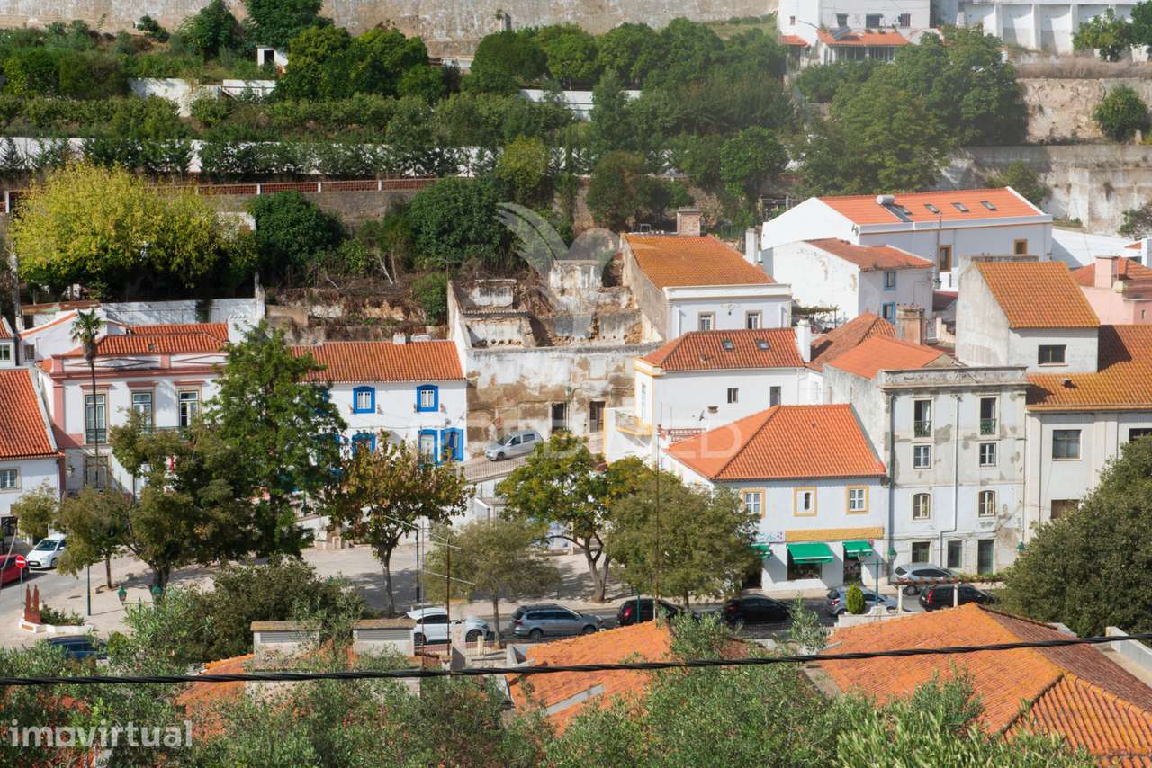Terreno Urbano com Ruína no Coração de Alenquer - Grande imagem: 3/12