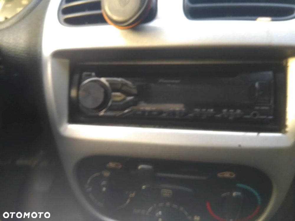 Peugeot 206 cc radio
