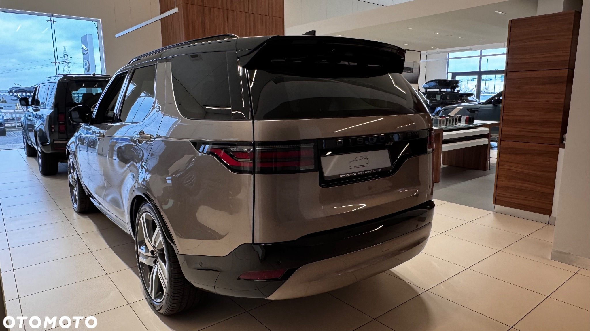 Land Rover Discovery - 3