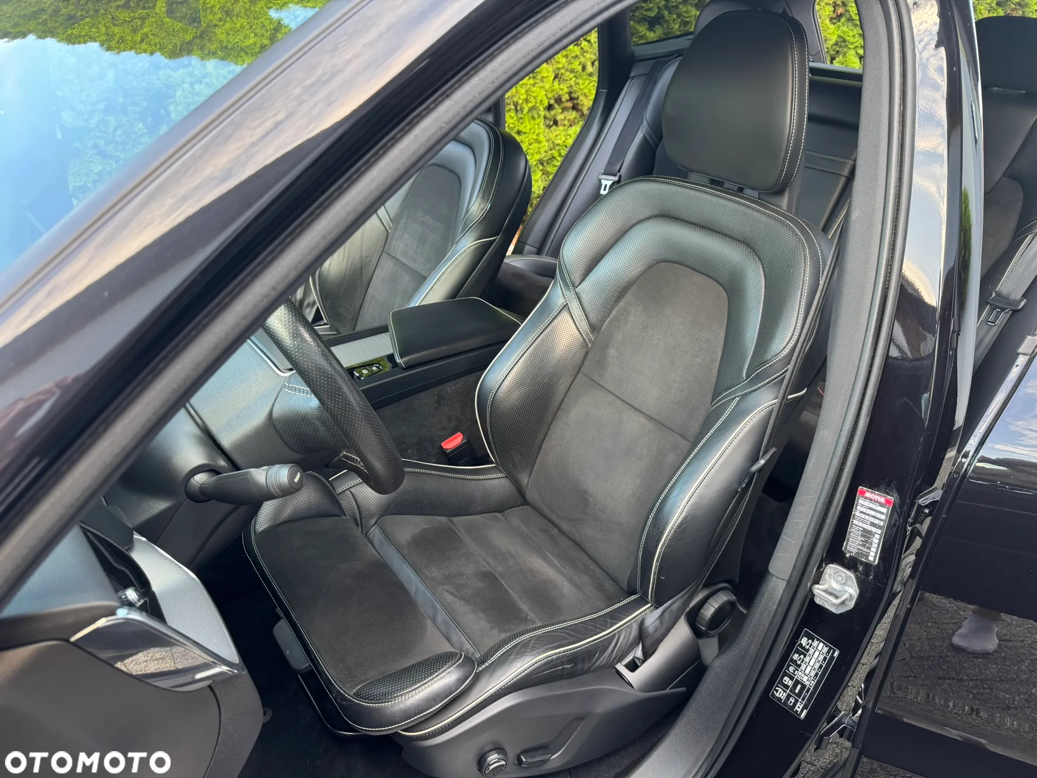 Volvo XC 60 D4 AWD R-Design - 14
