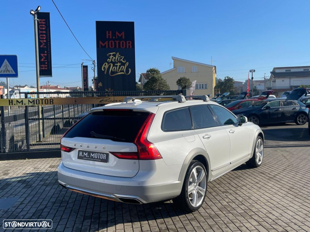 Volvo V90 Cross Country 2.0 D5 Plus AWD Geartronic - 4
