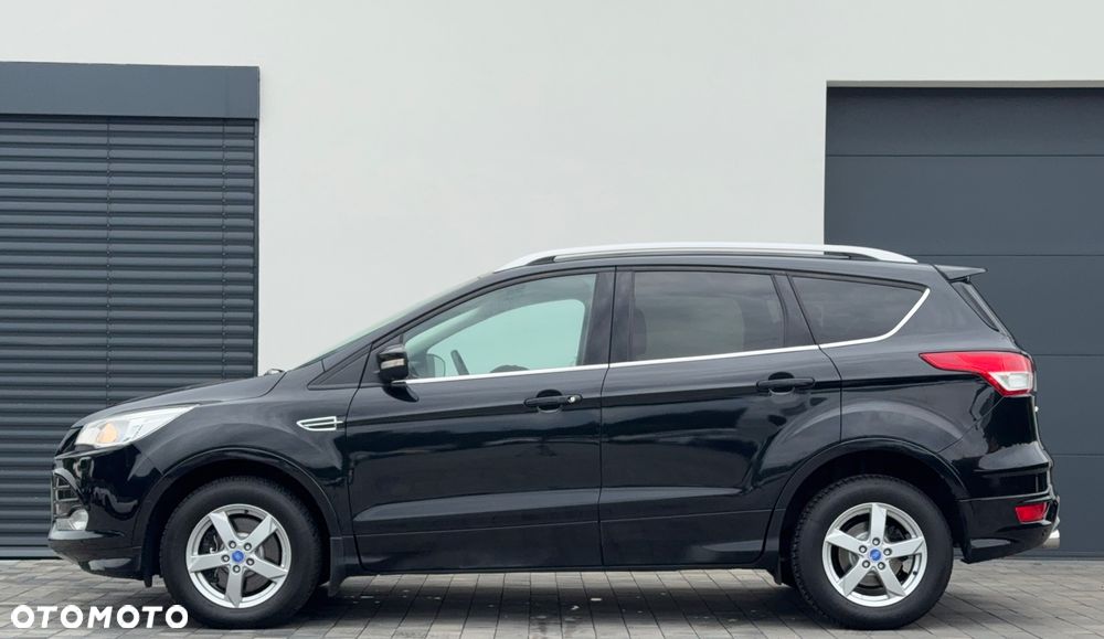 Ford Kuga 2.0 TDCi 2x4 Titanium - 4