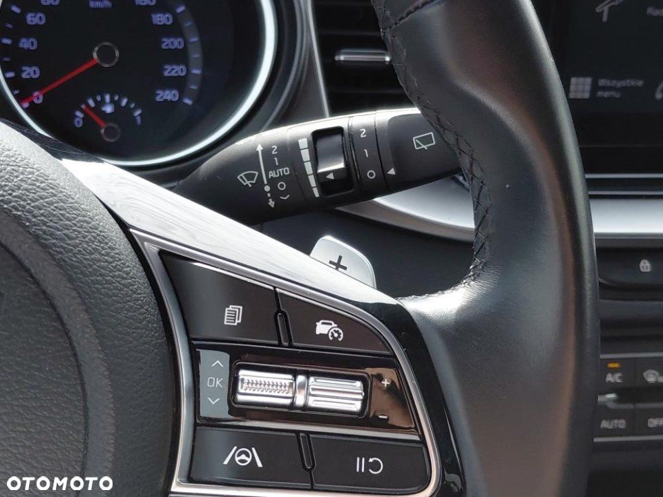Kia XCeed - 18