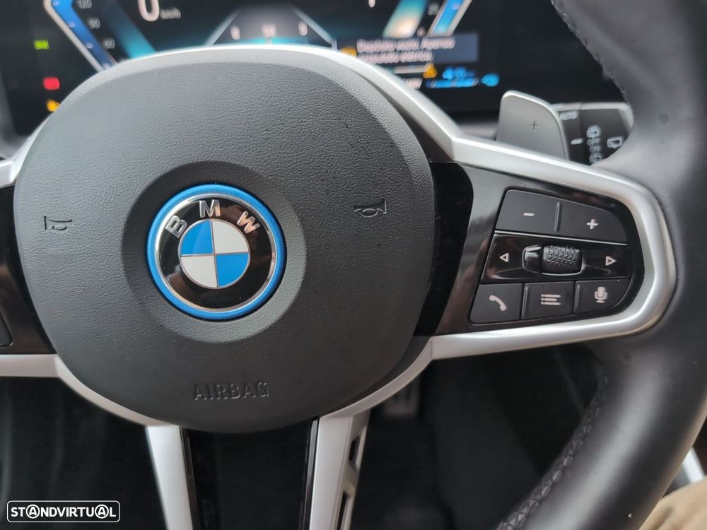BMW 330 e Pack Desportivo M Auto - 24