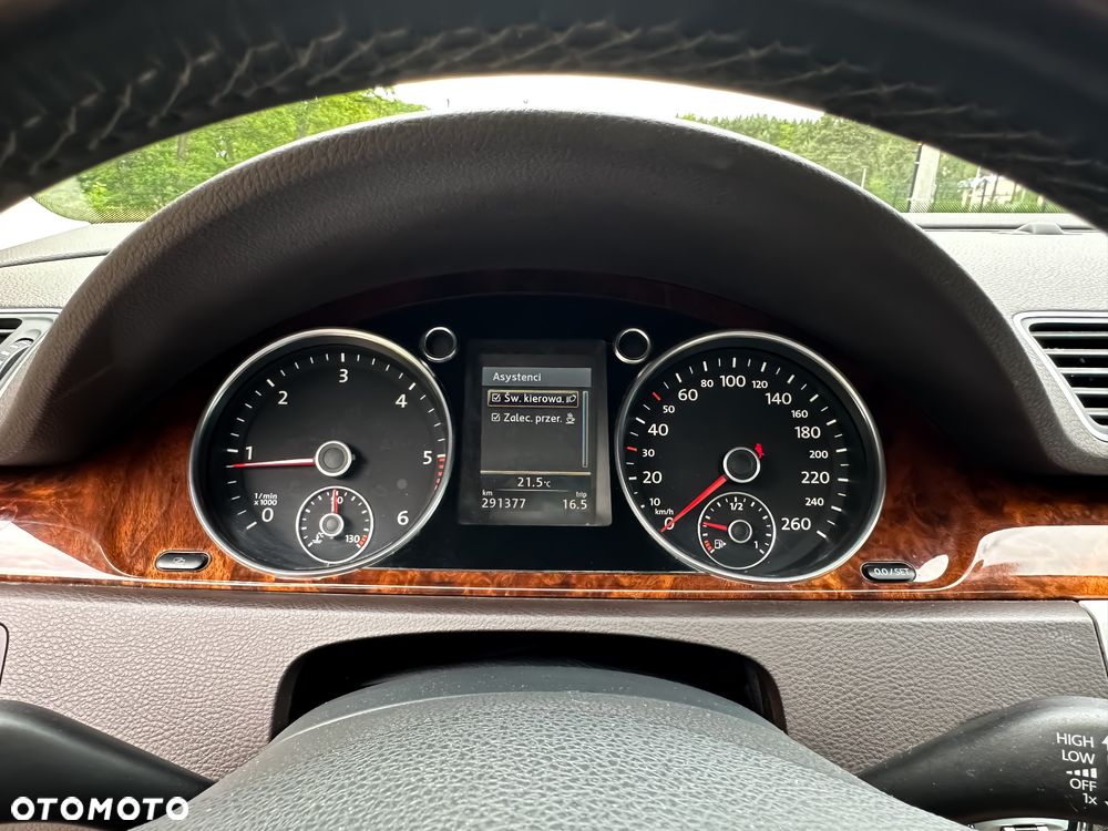Volkswagen Passat 2.0 TDI Highline - 21