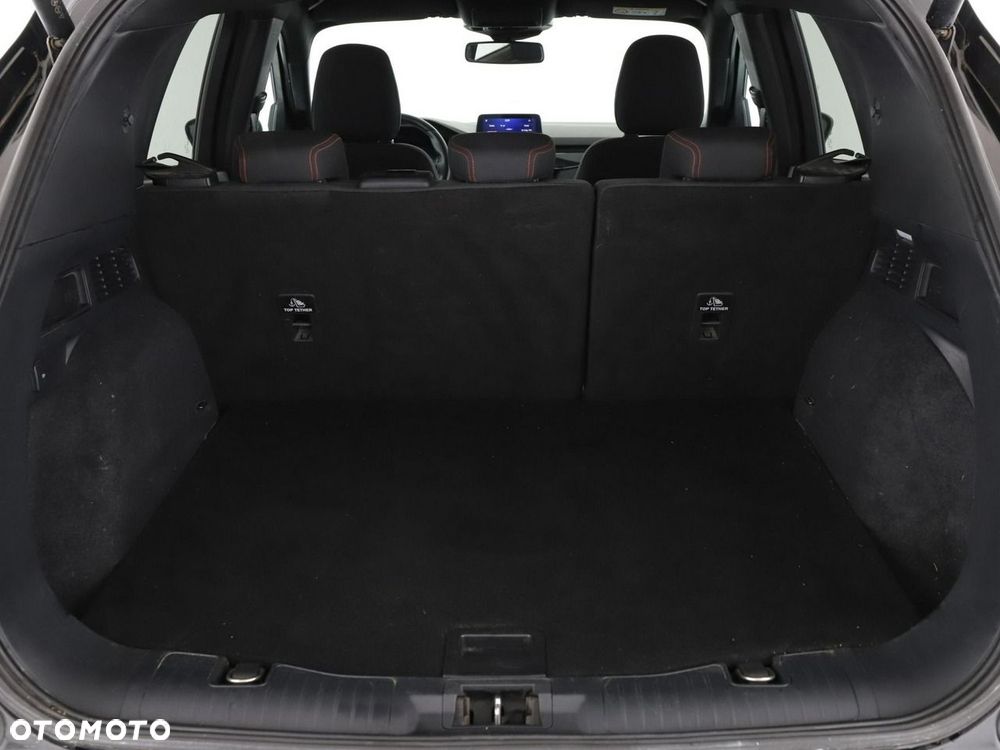 Ford Kuga 2.0 TDCi 2x4 ST-Line - 21