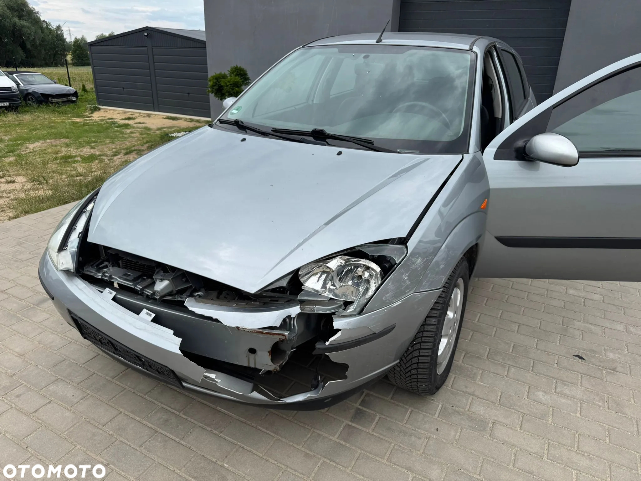 Ford Focus 1.6 16V Fun X - 10
