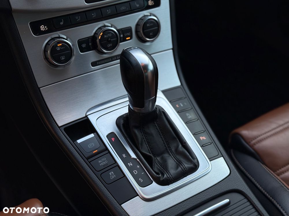 Volkswagen Passat 2.0 TDI DPF DSG Highline - 21