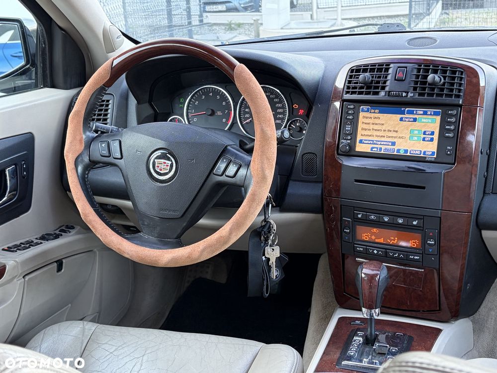 Cadillac SRX - 8
