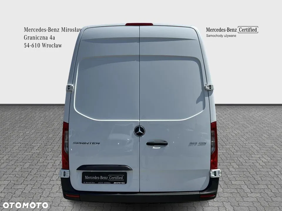 Mercedes-Benz Sprinter - 5