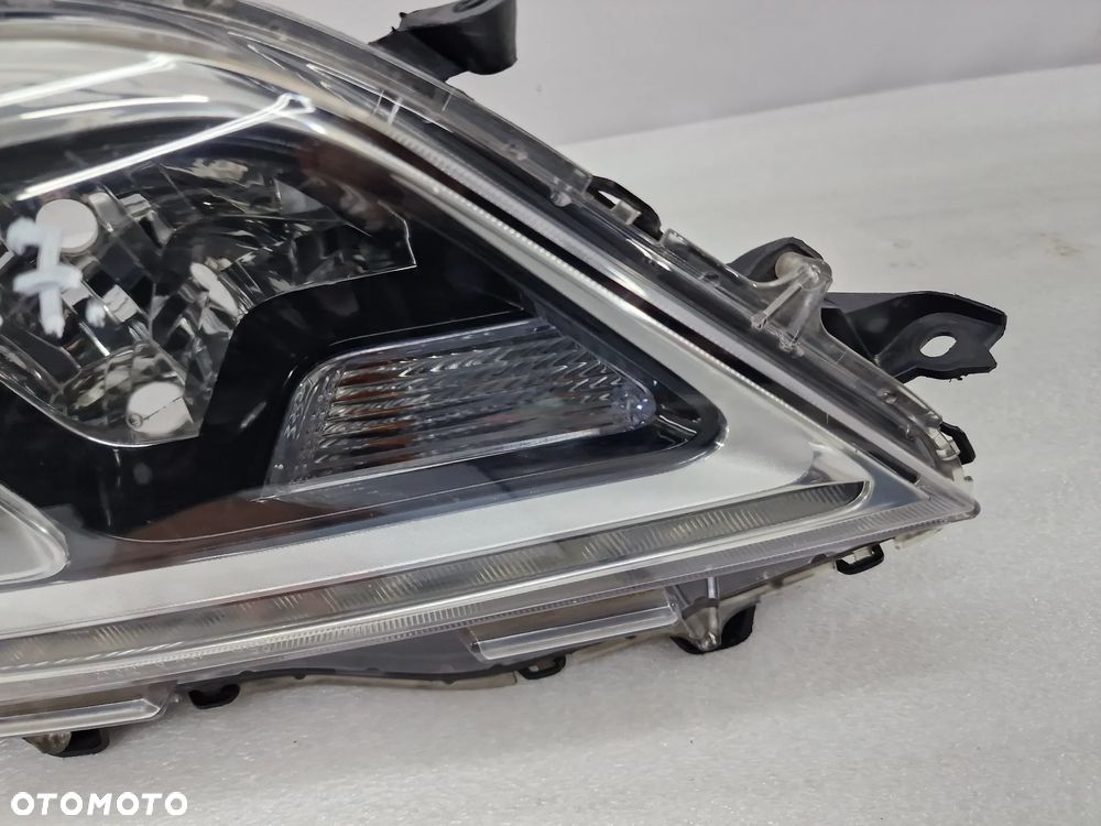 TOYOTA SIENNA SE 15- PRAWA LAMPA PRZEDNIA PRZÓD , NR AUKCJI LA317 - 2