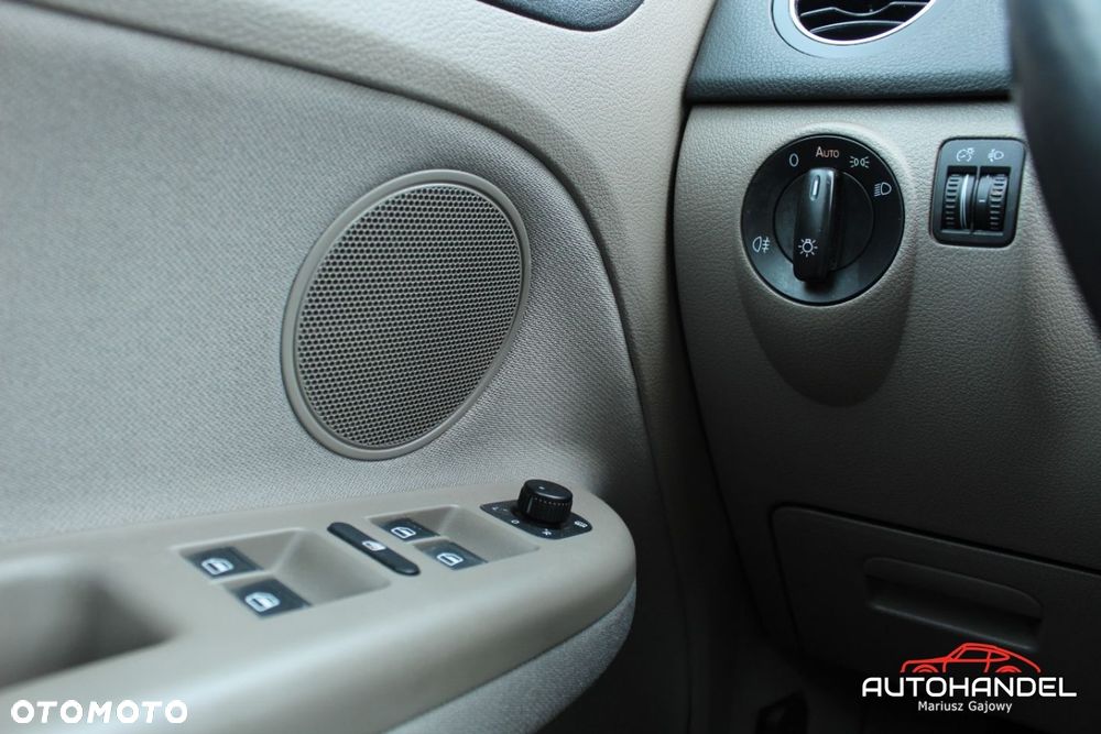Volkswagen Golf Plus - 12