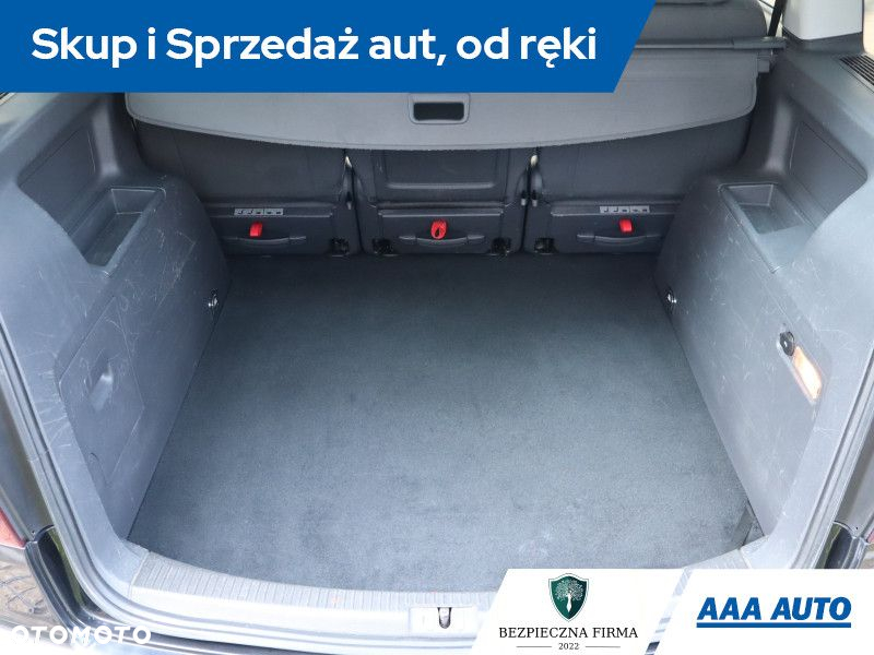 Volkswagen Touran - 14