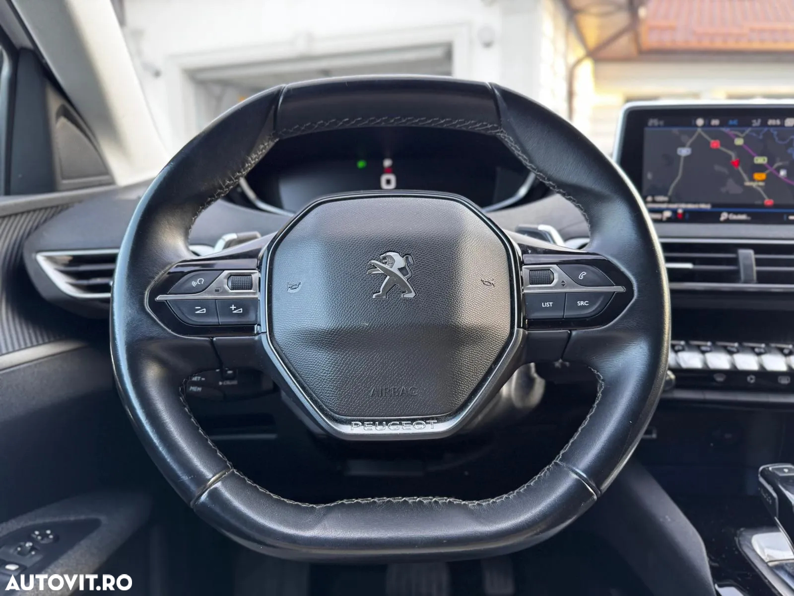 Peugeot 3008 1.2 PureTech Turbo S&S EAT8 Allure - 14
