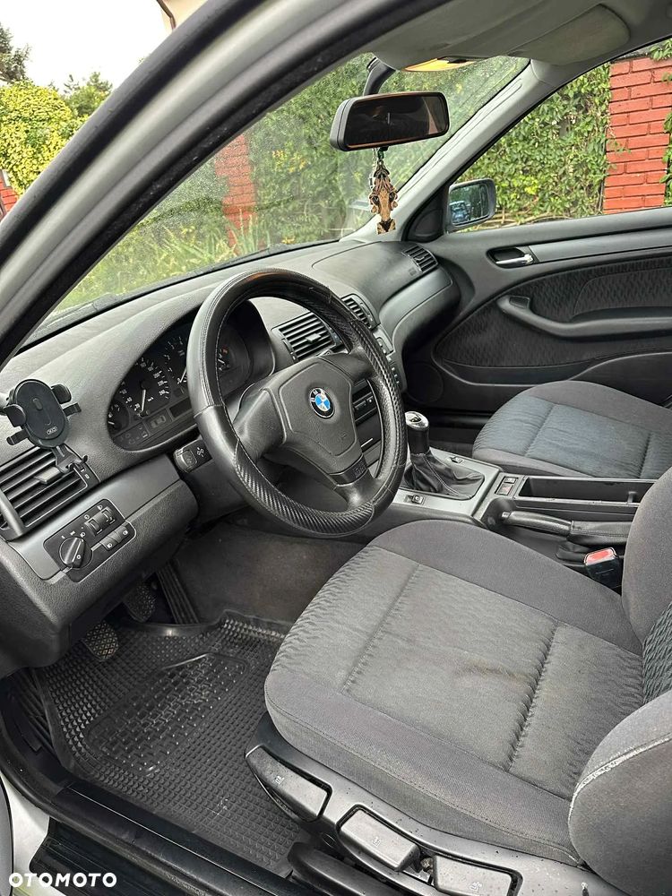 BMW Seria 3 318i - 6