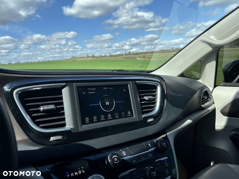 Chrysler Pacifica - 27