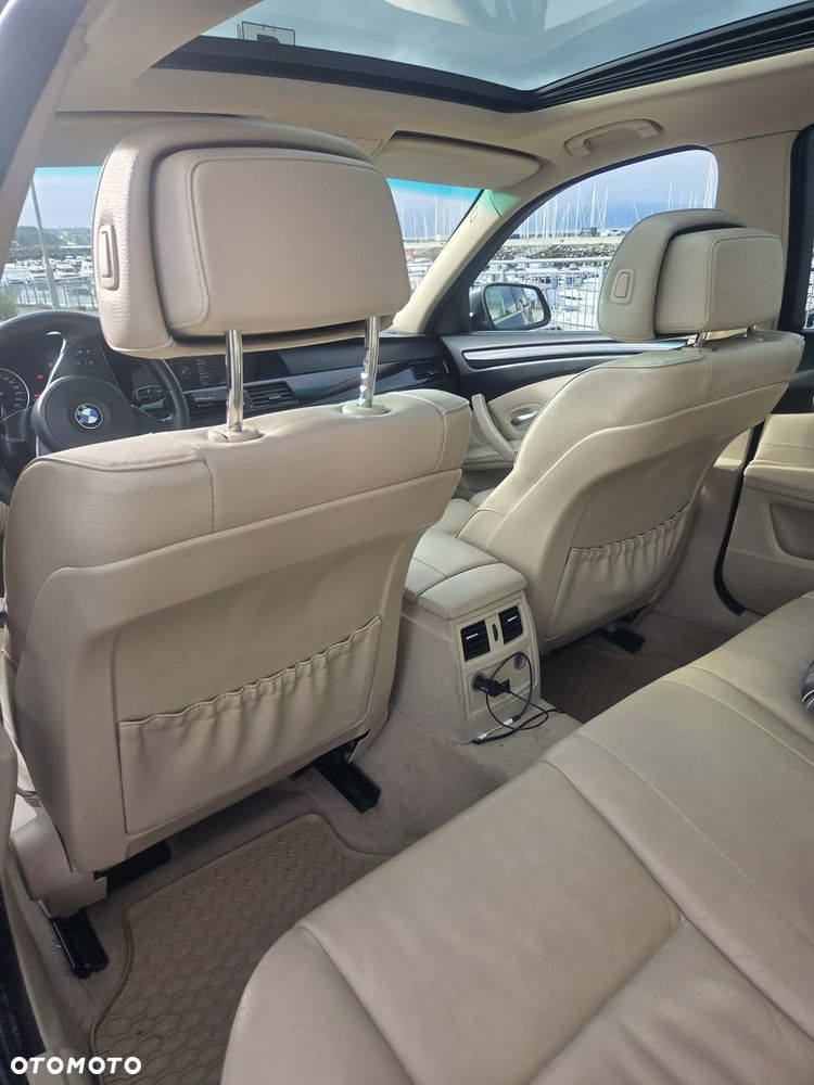 BMW Seria 5 525d - 9