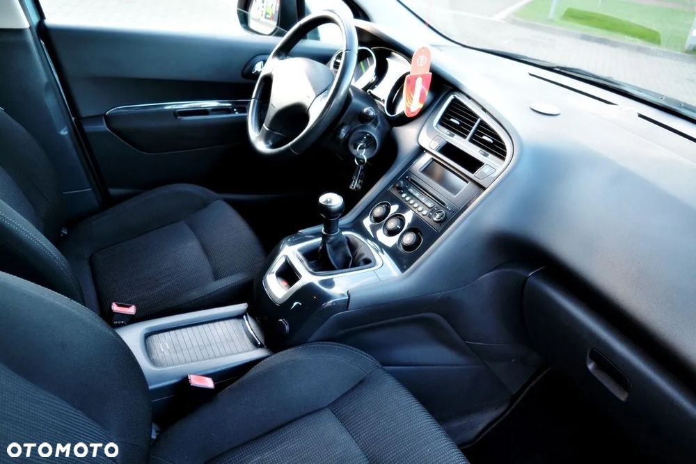 Peugeot 5008 1.6 Access 7os - 18