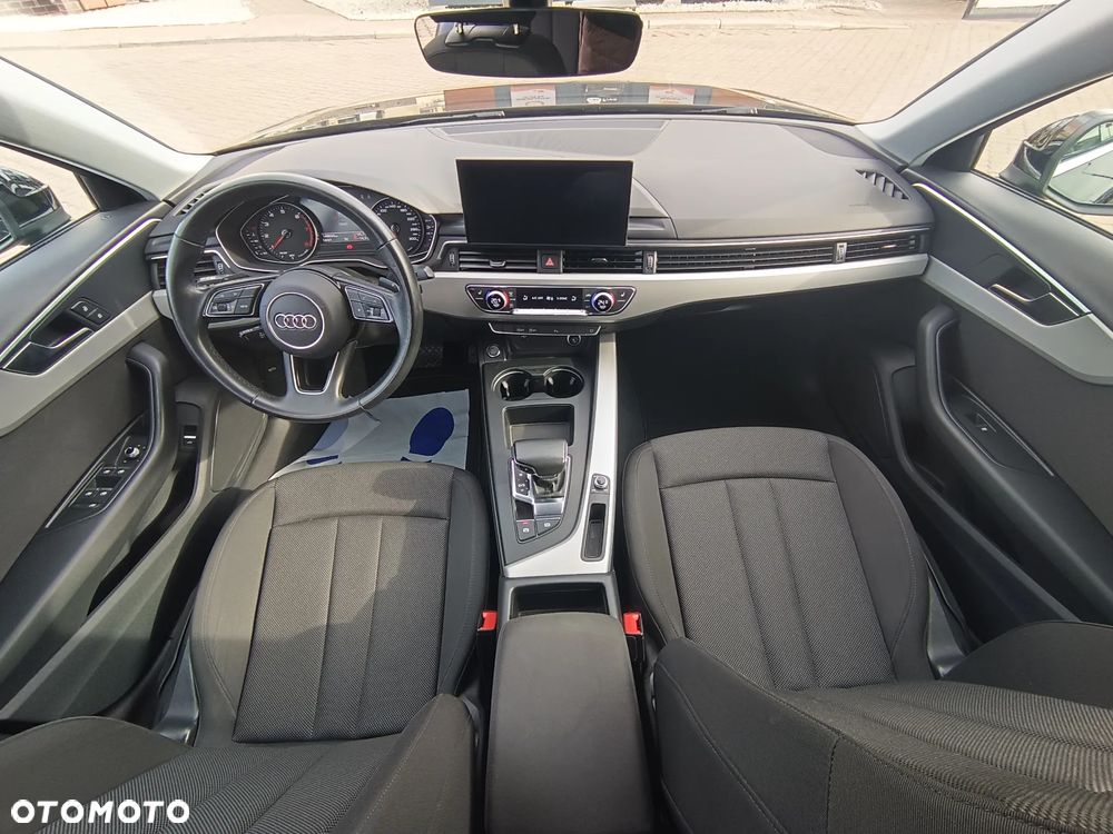 Audi A4 Limousine - 8