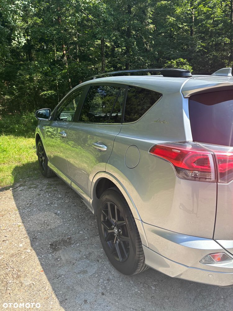 Toyota RAV4 Hybrid Selection 4x4 - 18