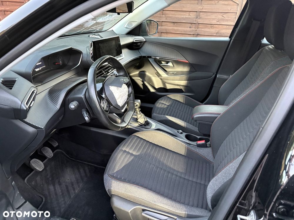 Peugeot 2008 PureTech 130 GPF Stop&Start Allure - 11