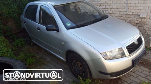 Skoda Fabia de 2003 para peças - 1