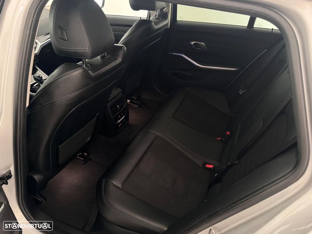 BMW 318 d Touring Line Sport Auto - 28