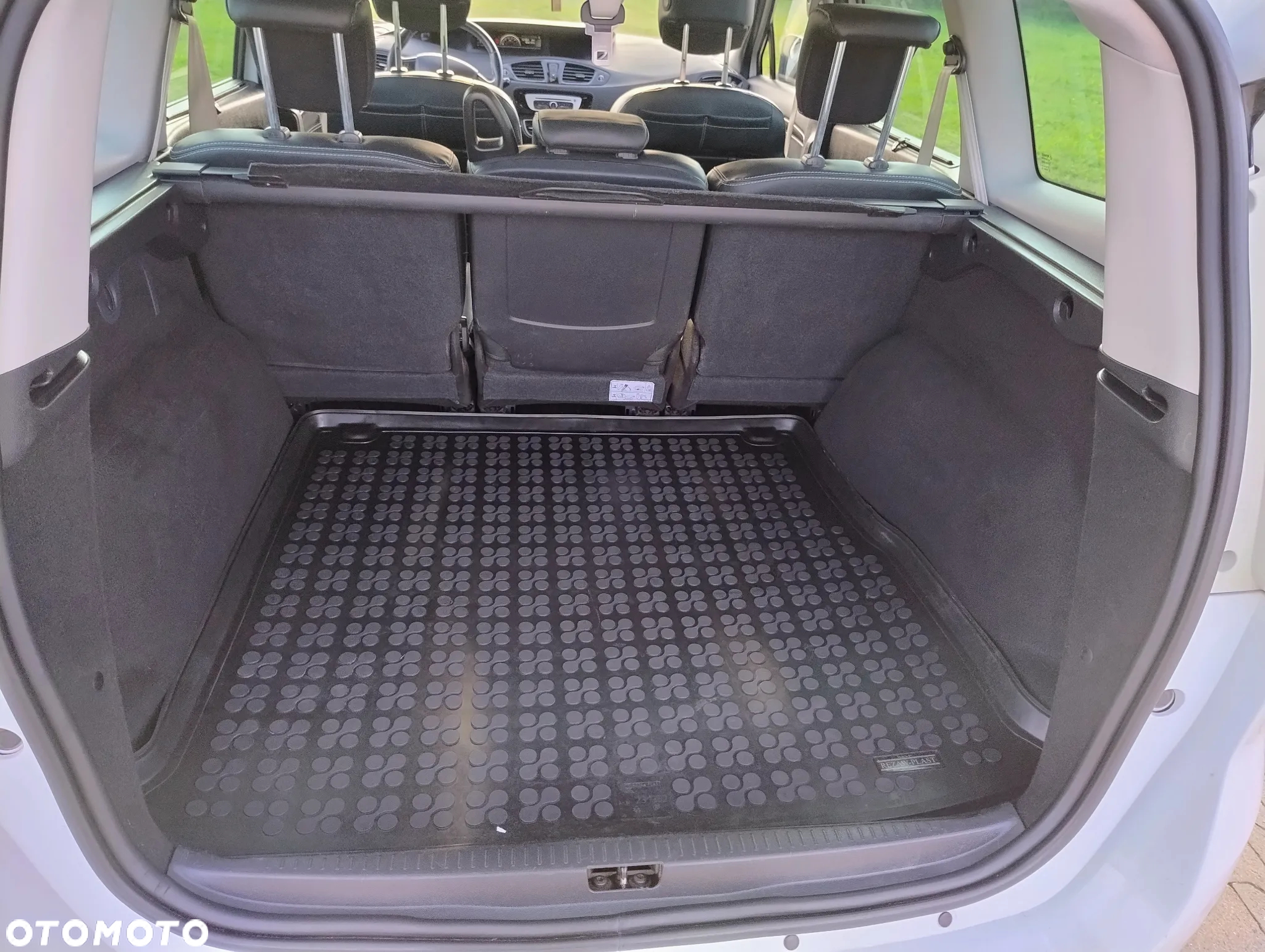 Renault Grand Scenic ENERGY TCe 130 BOSE EDITION - 9