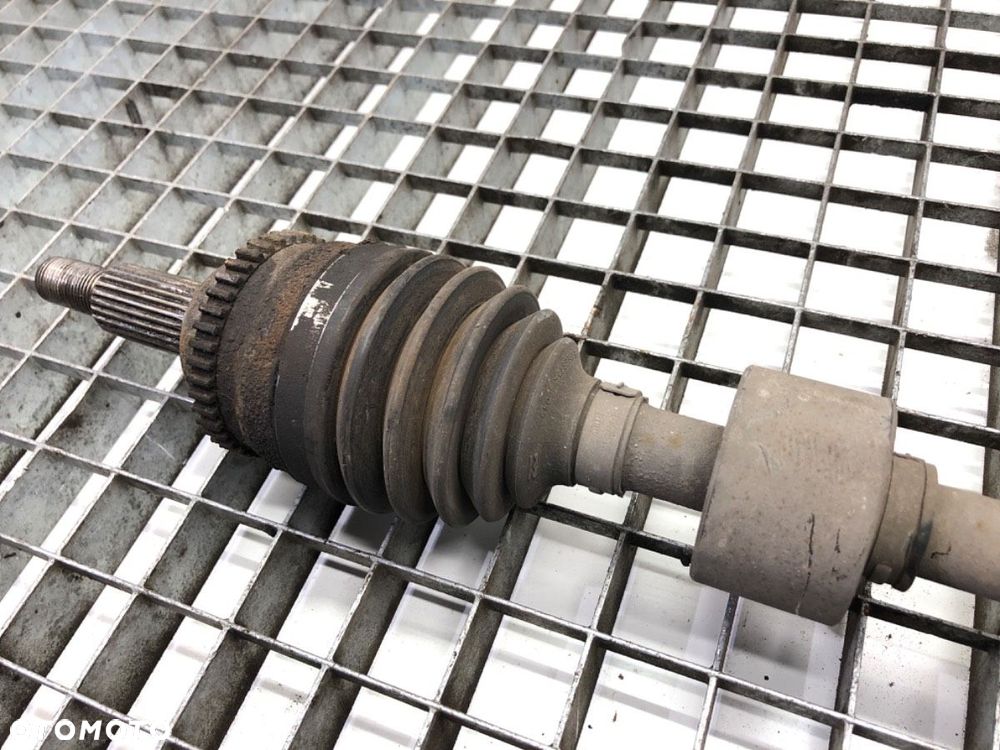 PÓŁOŚ PRAWY PRZÓD  SUZUKI SWIFT III (MZ, EZ) 2005 - 2022 1.3 (RS 413) 68 kW [92 KM] benzyna 2005 - 5