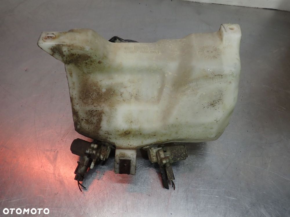 ZBIORNICZEK SPRYSKIWACZY JEEP GRAND CHEROKEE I - 6