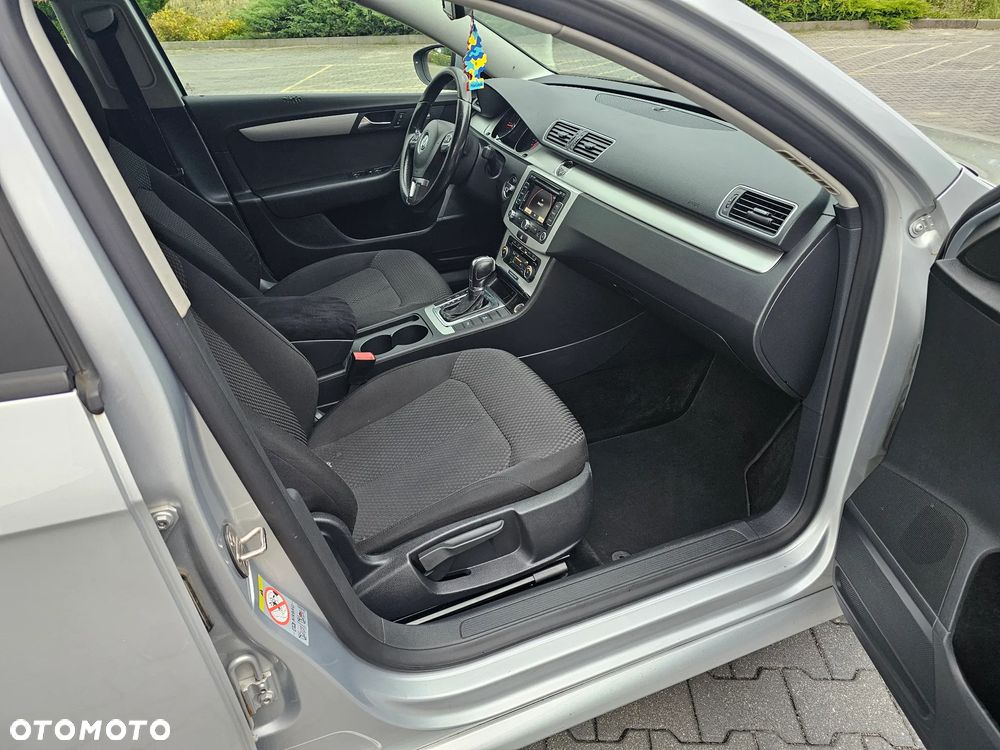 Volkswagen Passat 2.0 TDI Comfortline DSG - 10